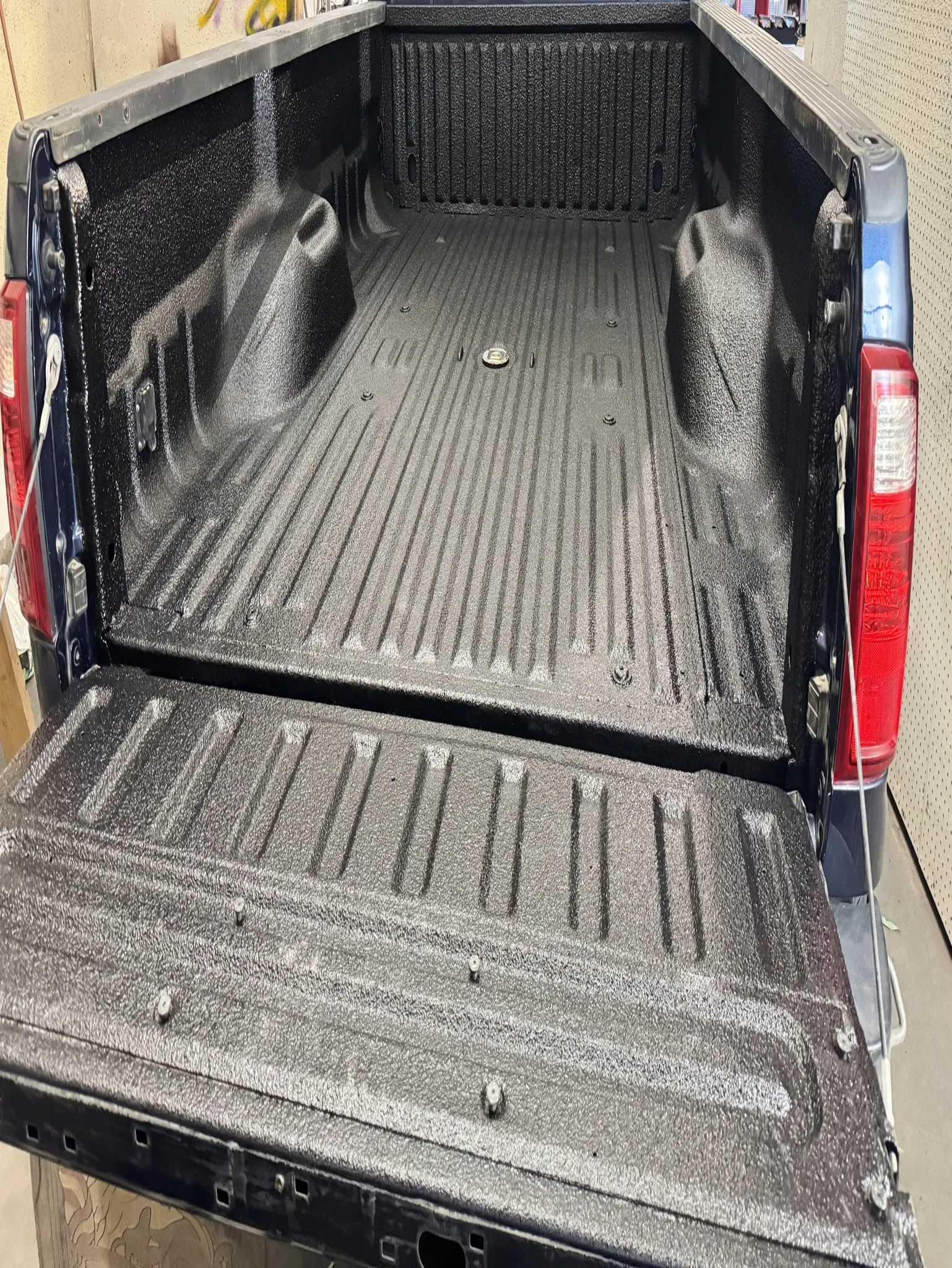 resized-Truck bed liner finished8_result